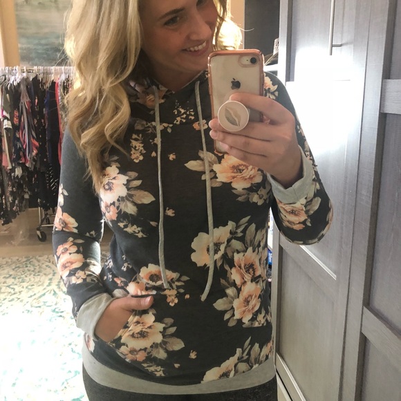 Last 1!!! Small Floral hooded sweatshirt - Picture 2 of 6